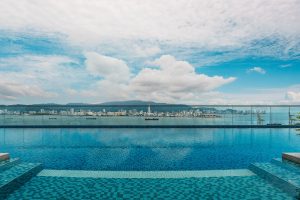 crowne-plaza-Swimming-Pool-(Jacuzzi)