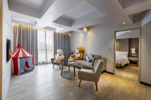family-suite-004